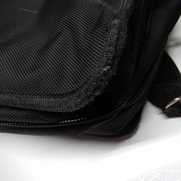 Large Bugatti Black Laptop Bag/Business Briefcase with removable shoulder strap - Picture 13 of 13